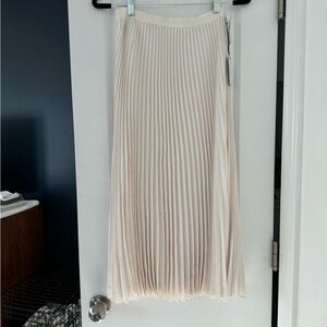 Aritzia Babaton Cream Pleated Midi Skirt